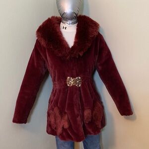 Source Unknown Burgundy Faux Fur Coat with Decorative Buckle